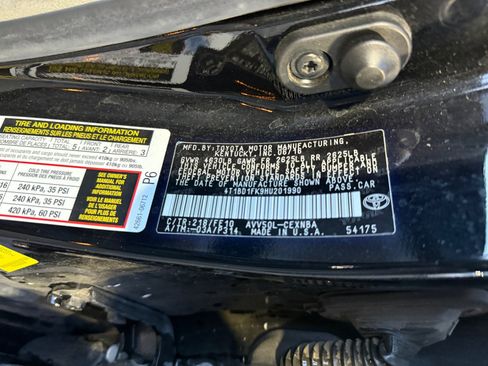 Used 2017 Toyota Camry LE image 25