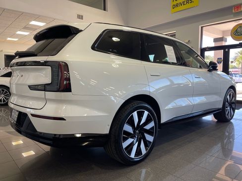 Used 2025 Volvo EX90 Ultra AWD/4WD image 5