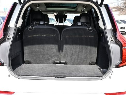 Certified 2025 Volvo XC90 B6 Plus image 27
