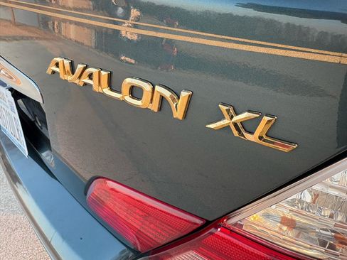 Used 2004 Toyota Avalon XLS image 39