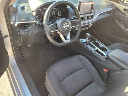 Used 2023 Nissan Altima 2.5 SV image 8