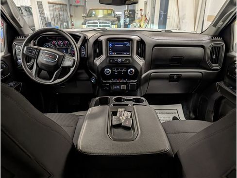 Used 2024 GMC Sierra 2500 Pro w/ Convenience Package image 9