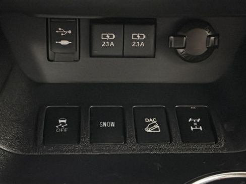 Used 2017 Toyota Highlander Limited Platinum AWD/4WD image 34