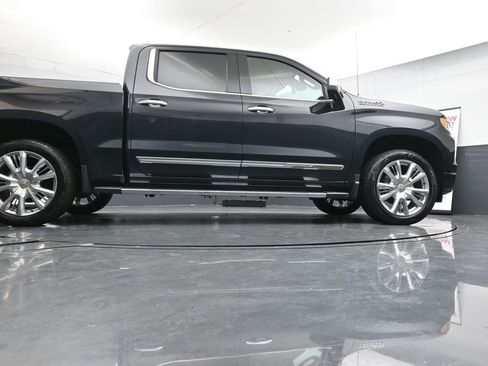 Used 2022 Chevrolet Silverado 1500 High Country w/ High Country Premium Package image 41