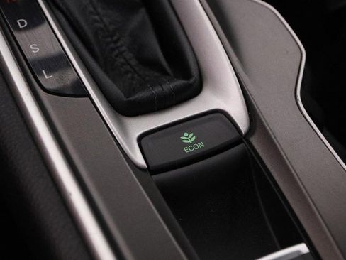 Used 2018 Honda Accord LX image 18