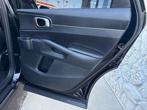 Used 2025 Kia Sorento EX w/ Panoramic Sunroof Package image 29
