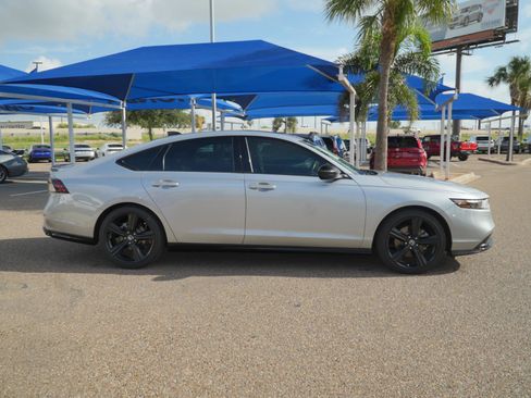 Used 2023 Honda Accord Sport image 4