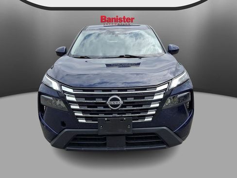 Used 2024 Nissan Rogue SV AWD/4WD image 2
