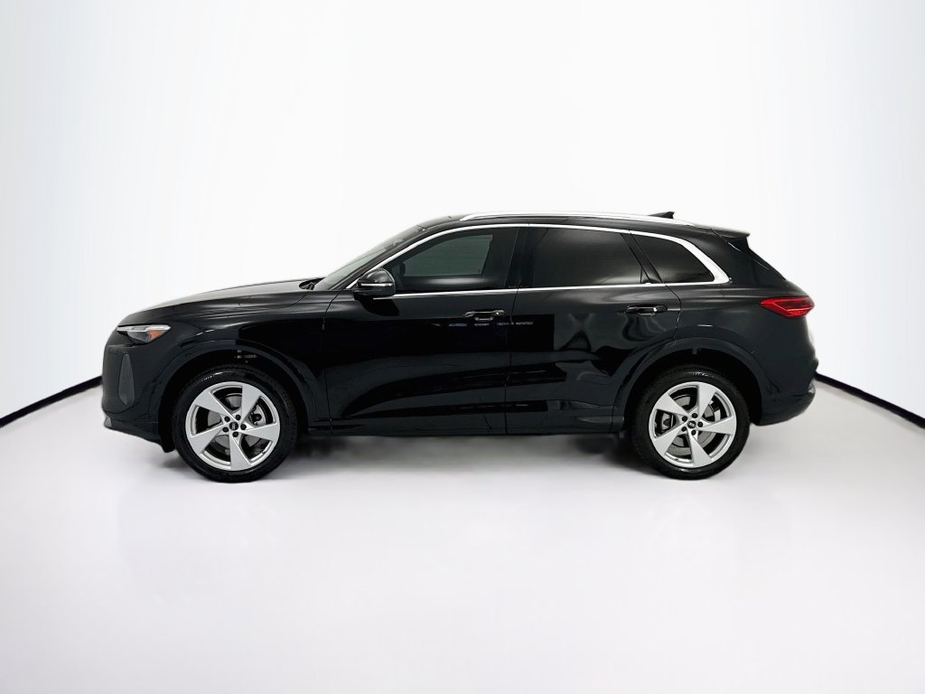 Certified 2025 Audi Q5 Premium w/ Premium Plus AWD/4WD image 8