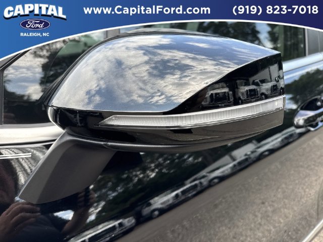 Used 2025 Kia Sportage EX w/ Premium Package FWD image 12