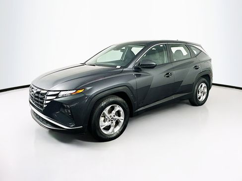 Used 2024 Hyundai Tucson SE image 3