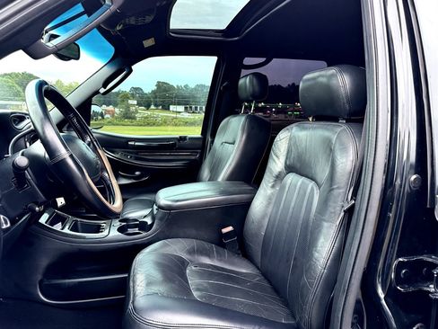 Used 2002 Lincoln Blackwood image 9