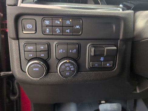 Used 2025 Chevrolet Tahoe RST w/ Comfort Package AWD/4WD image 11