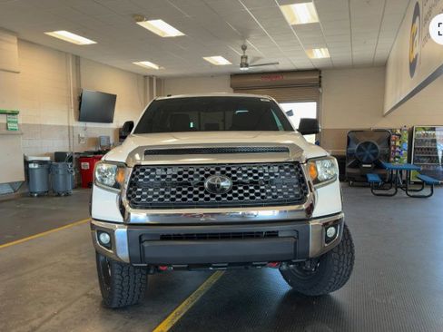 Used 2018 Toyota Tundra SR5 w/ SR5 Upgrade Package image 2