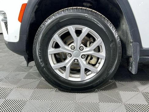 Used 2022 Jeep Grand Cherokee Limited w/ Luxury Tech Group II image 31