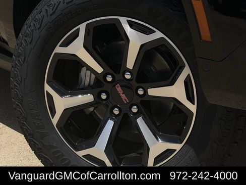 New 2026 GMC Yukon AT4 w/ AT4 Premium Package AWD/4WD image 9