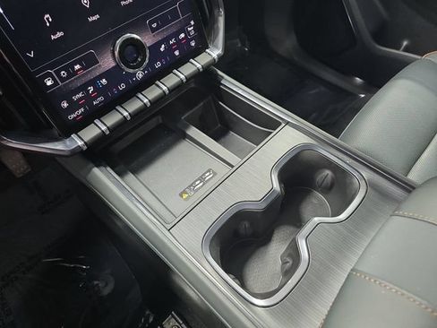 Used 2024 GMC Acadia AT4 w/ Luxury Package AWD/4WD image 29