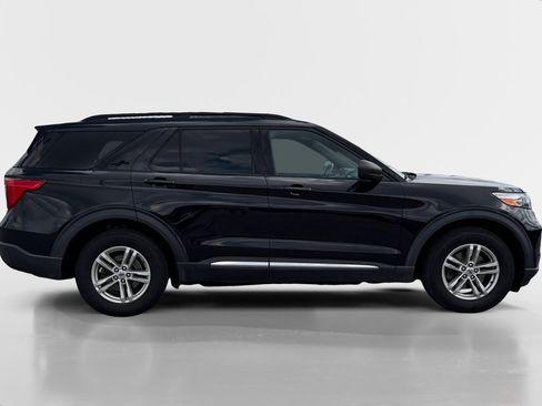 Used 2020 Ford Explorer XLT w/ Equipment Group 202A AWD/4WD image 6