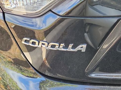 Used 2023 Toyota Corolla LE image 5