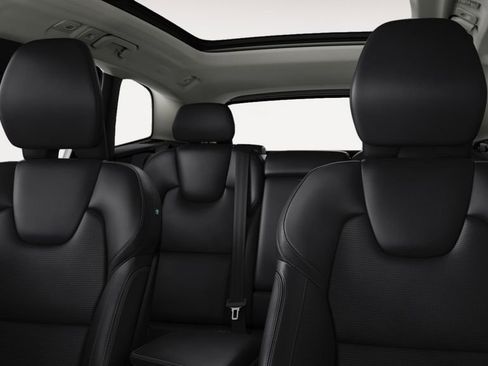 Certified 2023 Volvo XC60 B6 Ultimate w/ Protection Package Premier AWD/4WD image 7