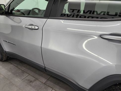 Used 2024 Jeep Compass Latitude image 33