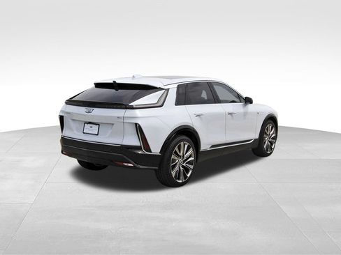 New 2027 Cadillac Lyriq Signature Luxury w/ Nappa Leather Package AWD/4WD image 4