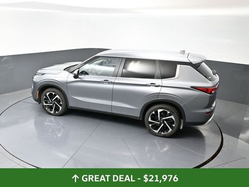Used 2024 Mitsubishi Outlander SE image 48