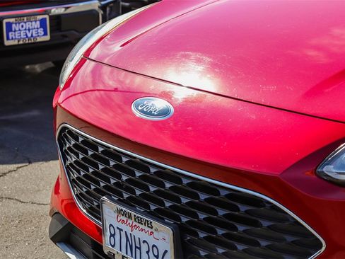 Used 2020 Ford Escape SE image 6