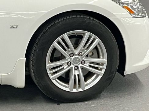 Used 2015 INFINITI Q40 w/ Moonroof Package image 35