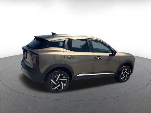 Used 2026 Nissan Kicks SV w/ Cold Weather Package FWD image 14