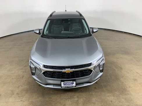 Used 2025 Chevrolet Trax LT image 4