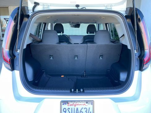 Used 2025 Kia Soul LX w/ LX Technology Package image 31