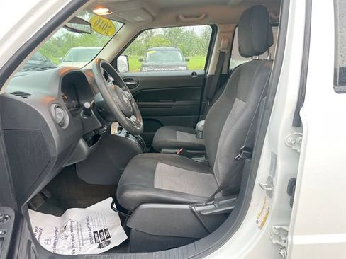 Used 2016 Jeep Patriot Sport w/ Power Value Group AWD/4WD image 19