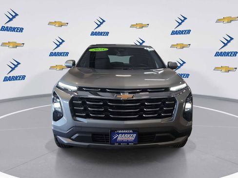 Used 2025 Chevrolet Equinox LT image 3
