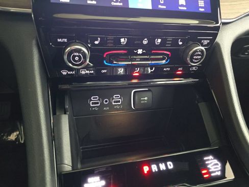 Used 2023 Jeep Grand Cherokee L Summit w/ High Altitude Package AWD/4WD image 27