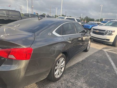 Used 2019 Chevrolet Impala LT FWD image 2