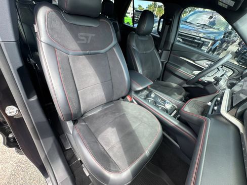 Used 2025 Ford Explorer ST w/ Sun And Sound Package RWD image 16