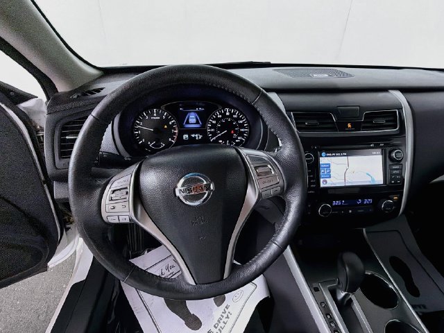 Used 2015 Nissan Altima 2.5 SL FWD image 11