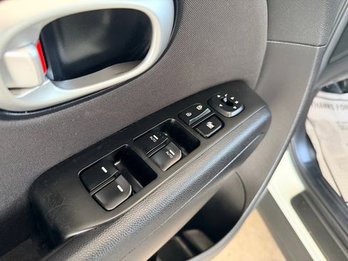 Used 2016 Kia Soul + w/ Designer's Package image 5