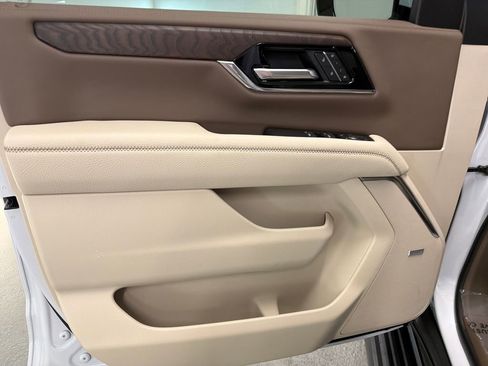 New 2026 GMC Yukon Denali w/ Sun & Power Step Package AWD/4WD image 11