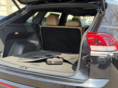 Used 2020 Volkswagen Atlas Cross Sport SE image 6