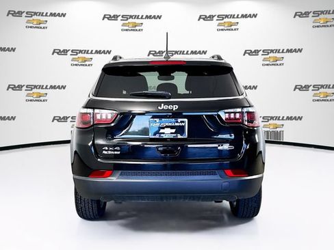 Used 2024 Jeep Compass Latitude AWD/4WD image 6