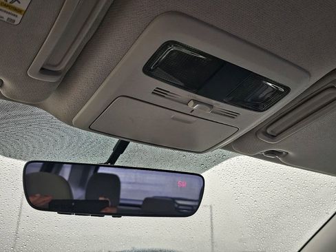 Used 2017 Subaru Forester 2.5i w/ Alloy Wheel Package image 29