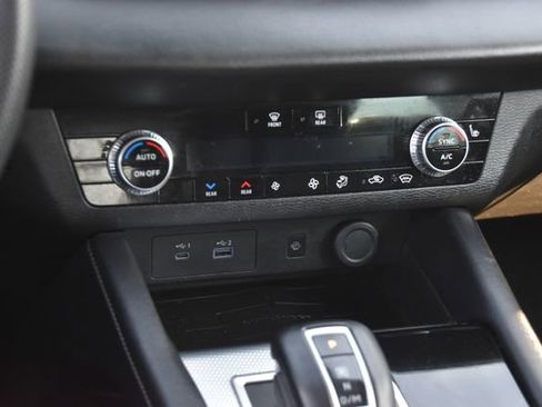 Used 2023 Mitsubishi Outlander AWD image 36
