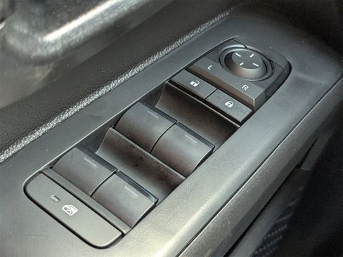 Used 2025 Toyota Tacoma SR image 25