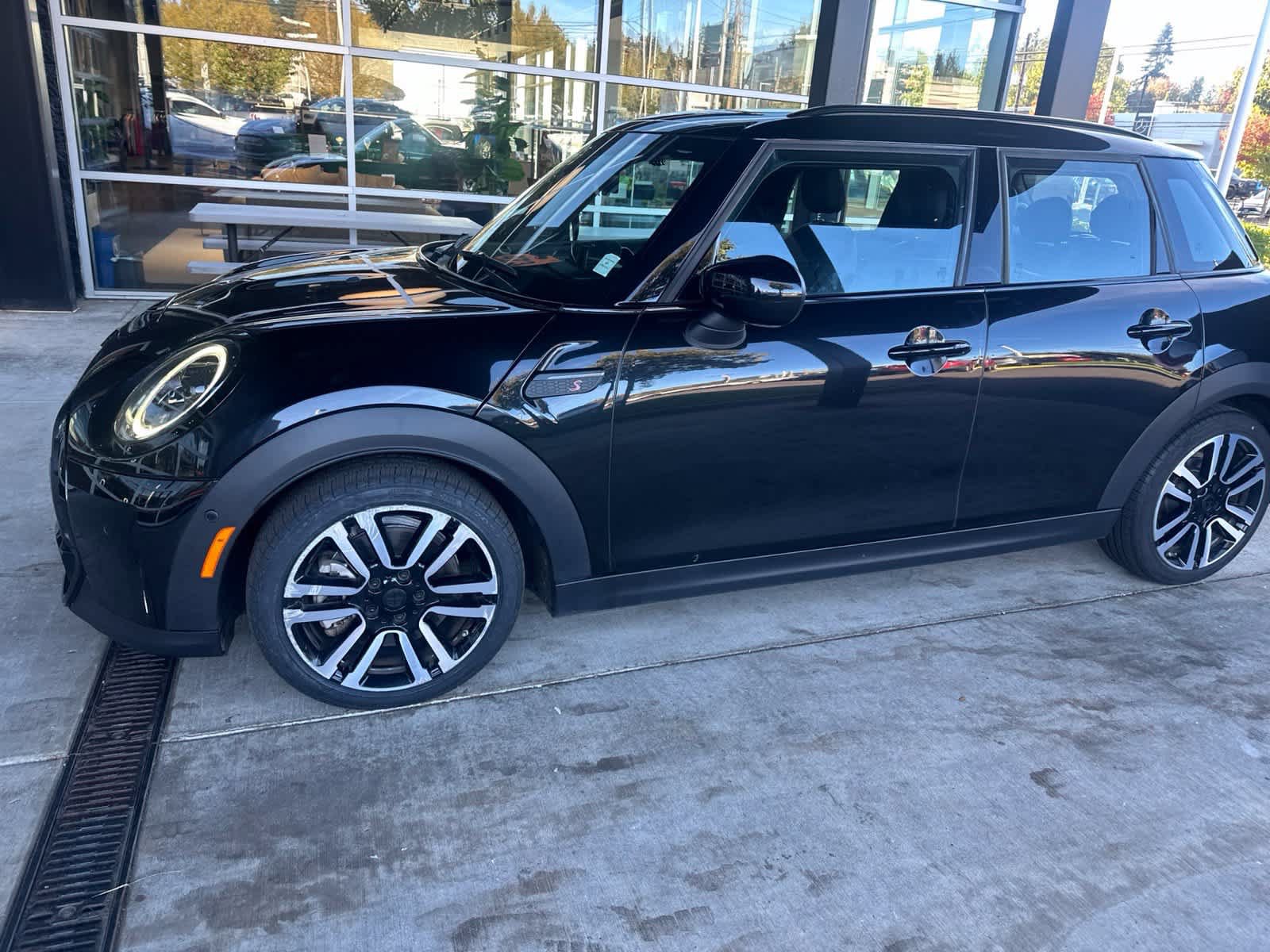 Used 2024 MINI Cooper S FWD image 1