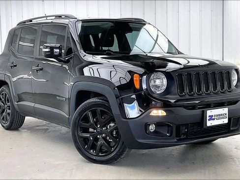 Used 2017 Jeep Renegade Altitude FWD image 1