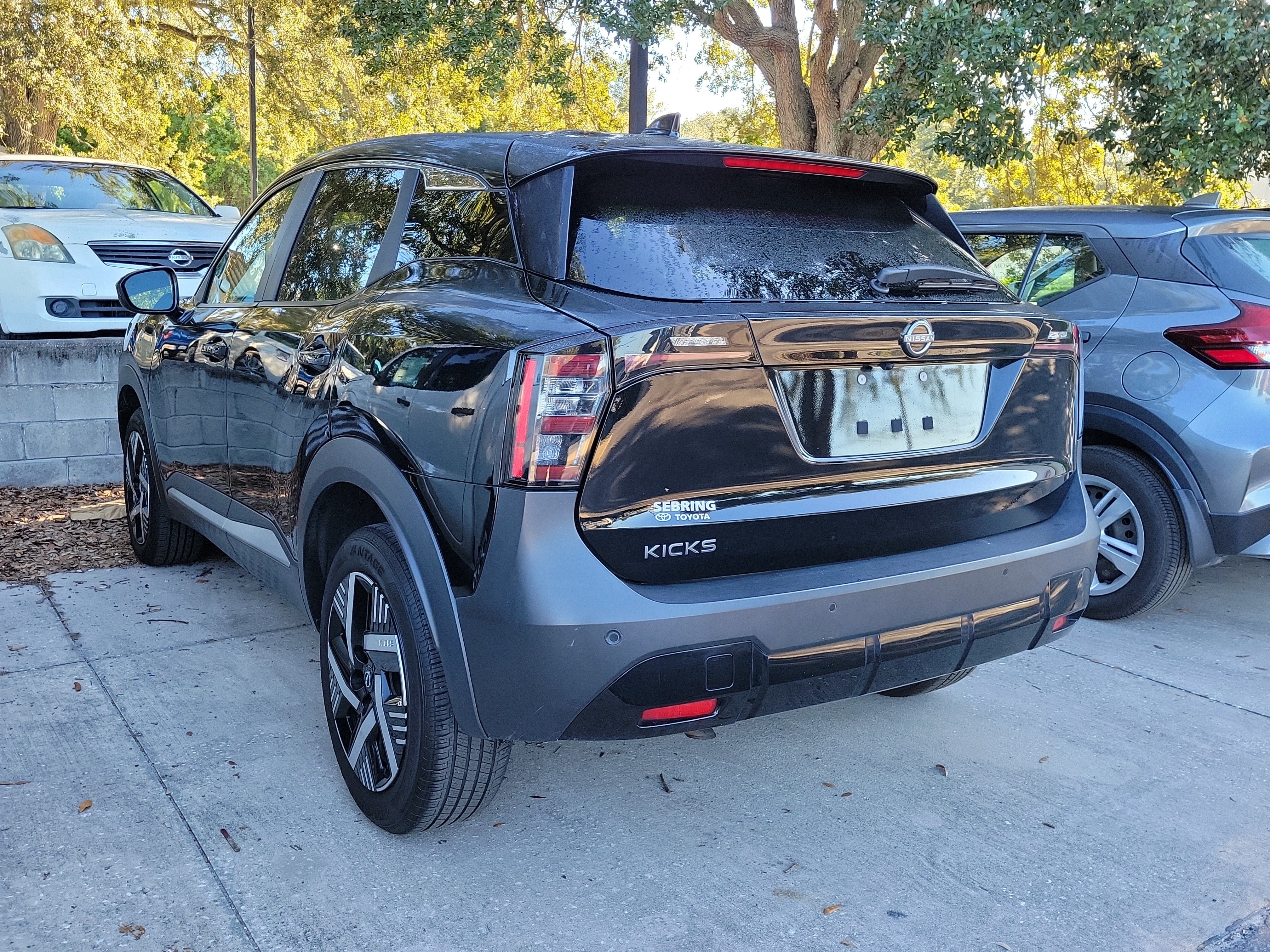 Certified 2025 Nissan Kicks SV FWD image 6