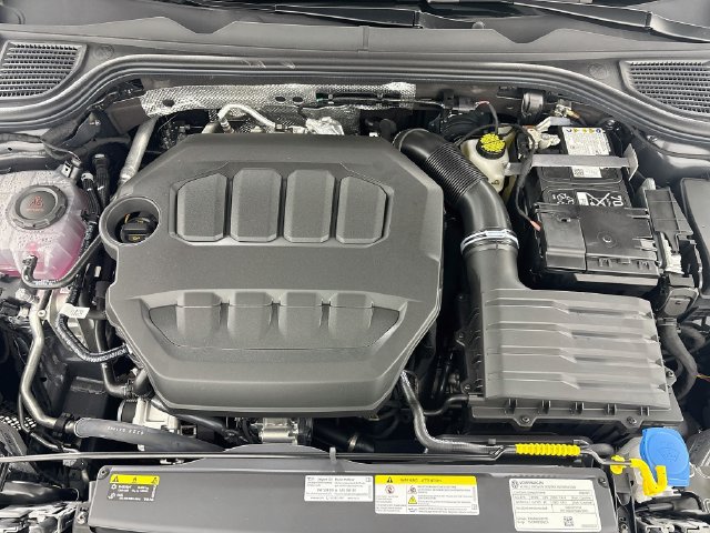 New 2026 Volkswagen GTI SE FWD image 31
