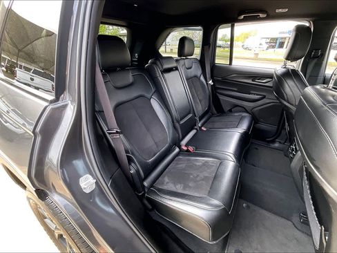 Certified 2024 Jeep Grand Cherokee Altitude image 19